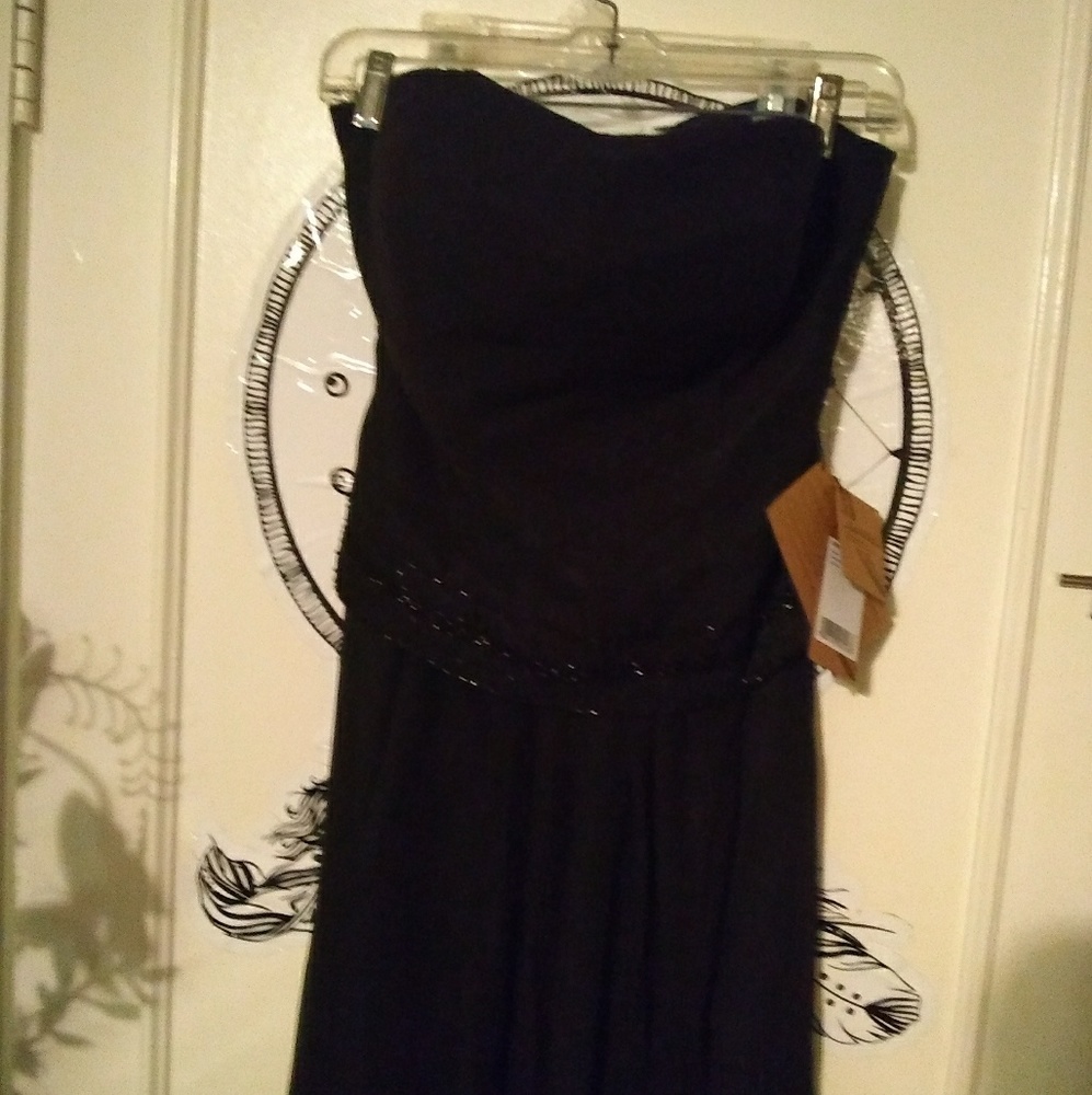 strapless black dress